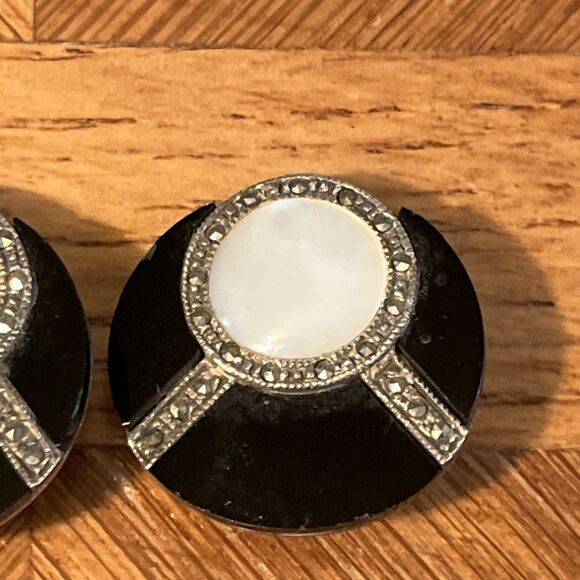 Vintage Art Deco Revival Round 925 Sterling Onyx Marcasite MOP Clip On Earrings - Picture 3 of 10